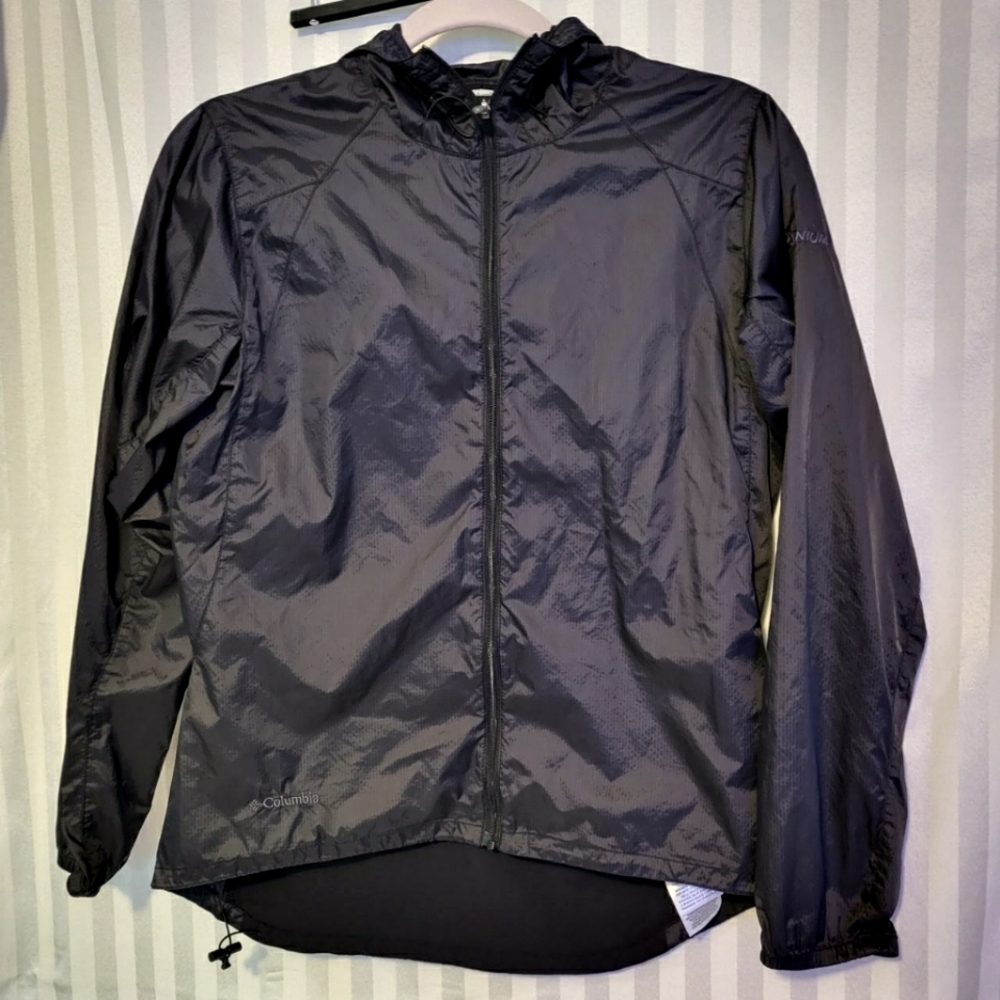 Black Columbia rain jacket/wind breaker